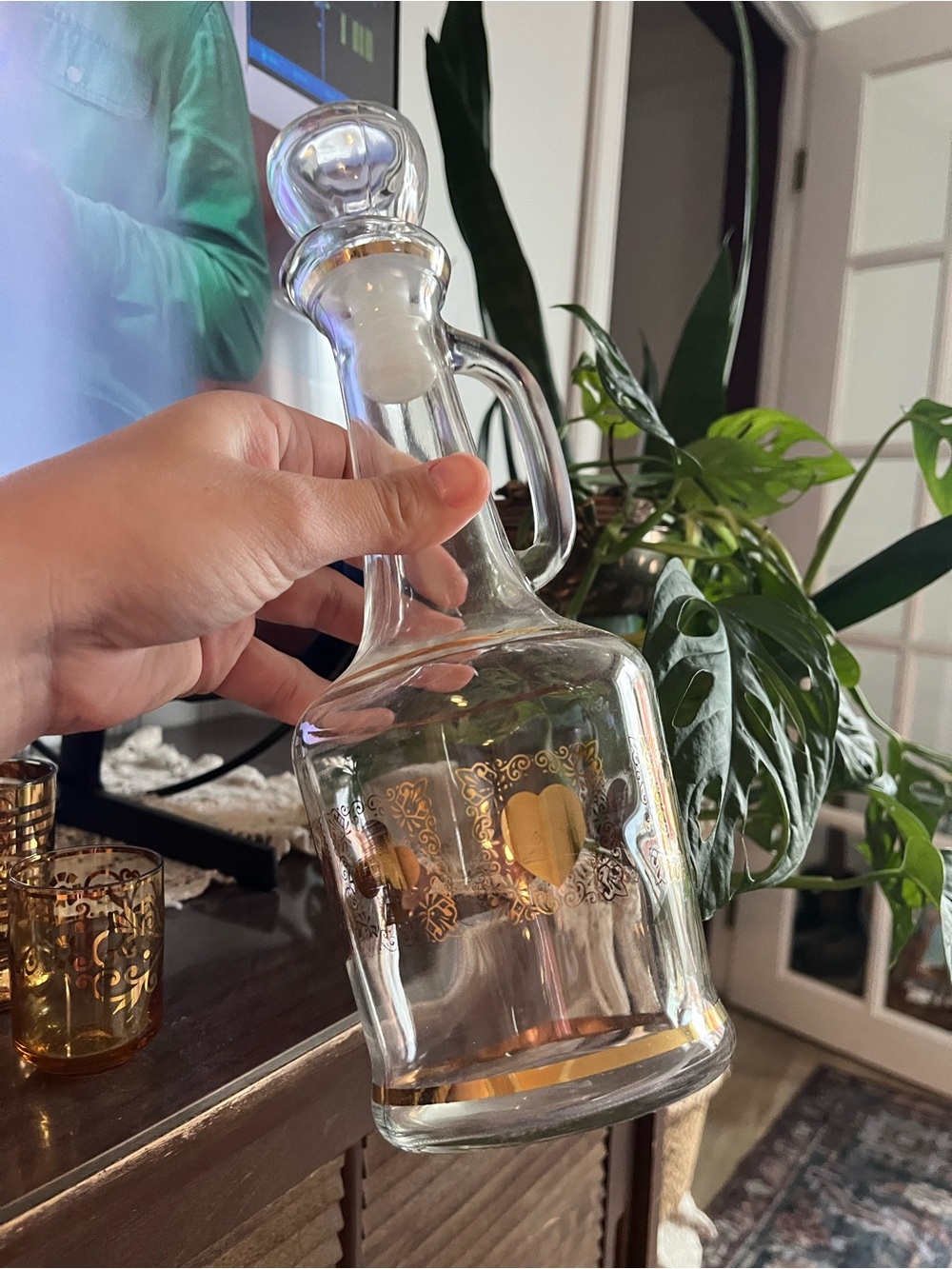 Vintage Clear Glass Decanter with Amber Shot Glasses set of 3 - Picture 4 of 10